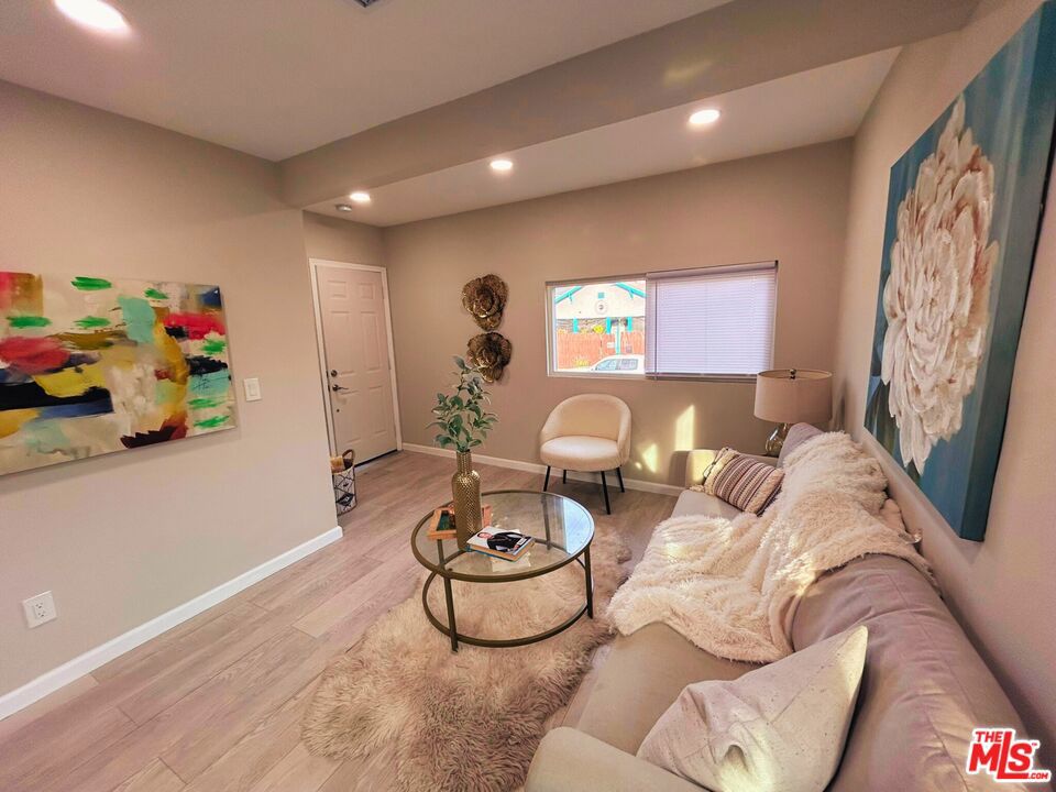 1109 N Chester Avenue