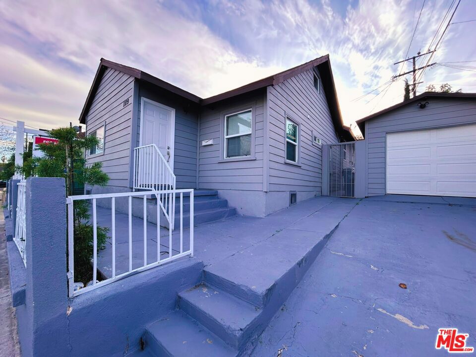 1109 N Chester Avenue