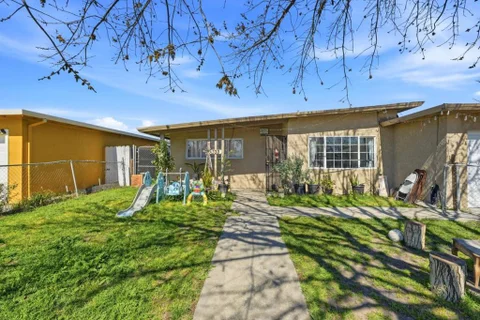 333 W 4th Street, Stockton, CA 95206 - MLS#: ML82040646
