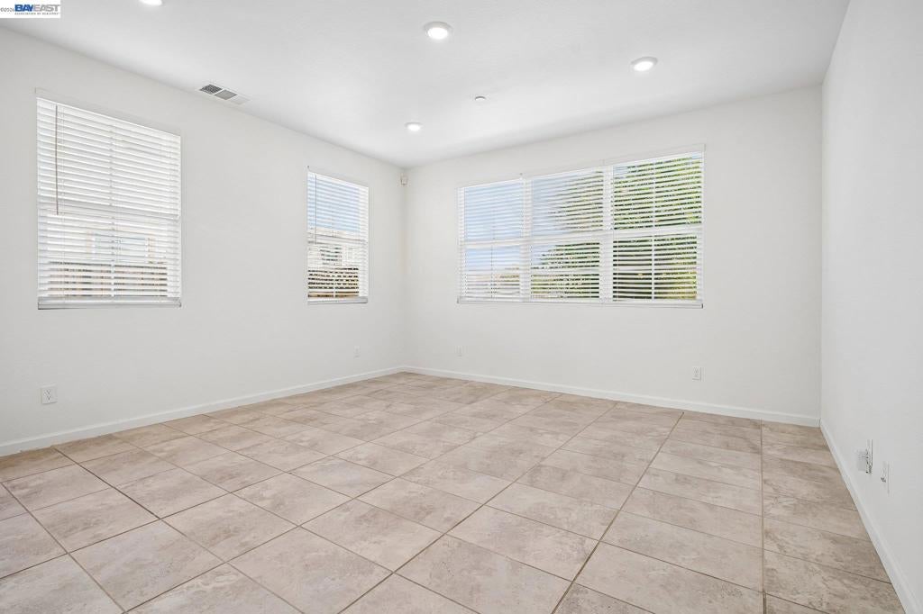 1399 S Sauvignon St
