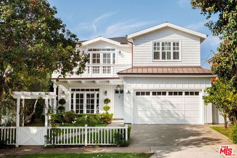 Photo of 765 Almar Avenue, Pacific Palisades, CA 90272 (MLS # 25615593)