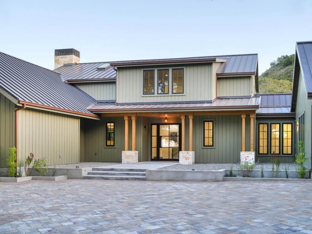 Photo of 8380 Monterra Views Rd, Monterey, CA 93940 (MLS # ML82024618)