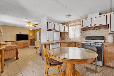Photo of 11420 Lee AVE, Adelanto, CA 92301 (MLS # SR26119906)