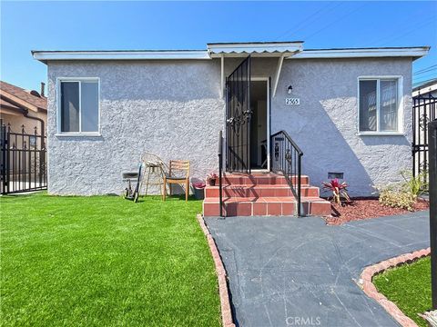 Photo of 2565 Cass Place, Huntington Park, CA 90255 (MLS # SR25198789) Photo of 2565 Cass Place, Huntington Park, CA 90255 (MLS # SR25198789)