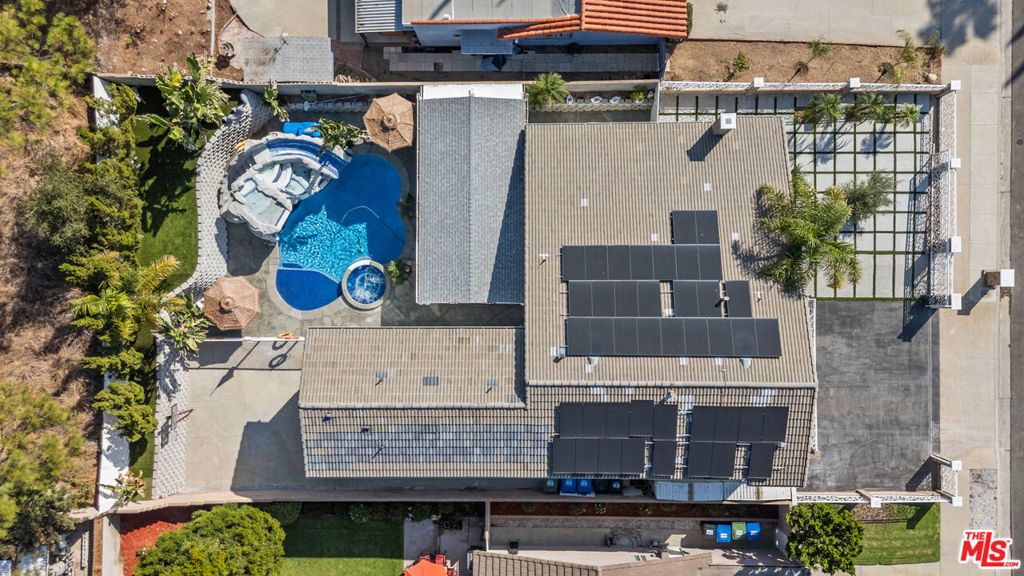 Photo of 20741 Tulsa Street, Chatsworth, CA 91311 (MLS # 25602527)