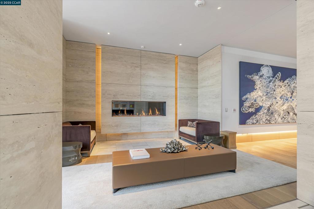 SOUTH BEACH - Residential