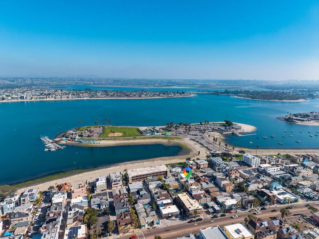 830-832 Pismo Ct