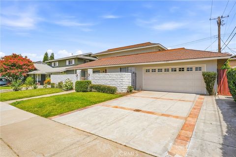 Photo of 1163 N Lincoln ST, Orange, CA 92867 (MLS # PW26115168)