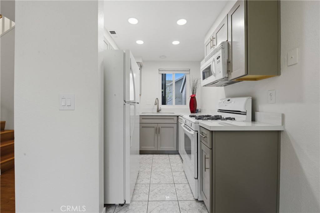 403 S Newhope unit C
