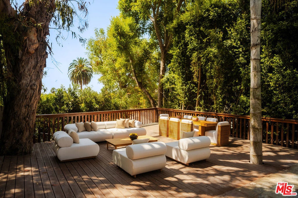 9146 St Ives Drive