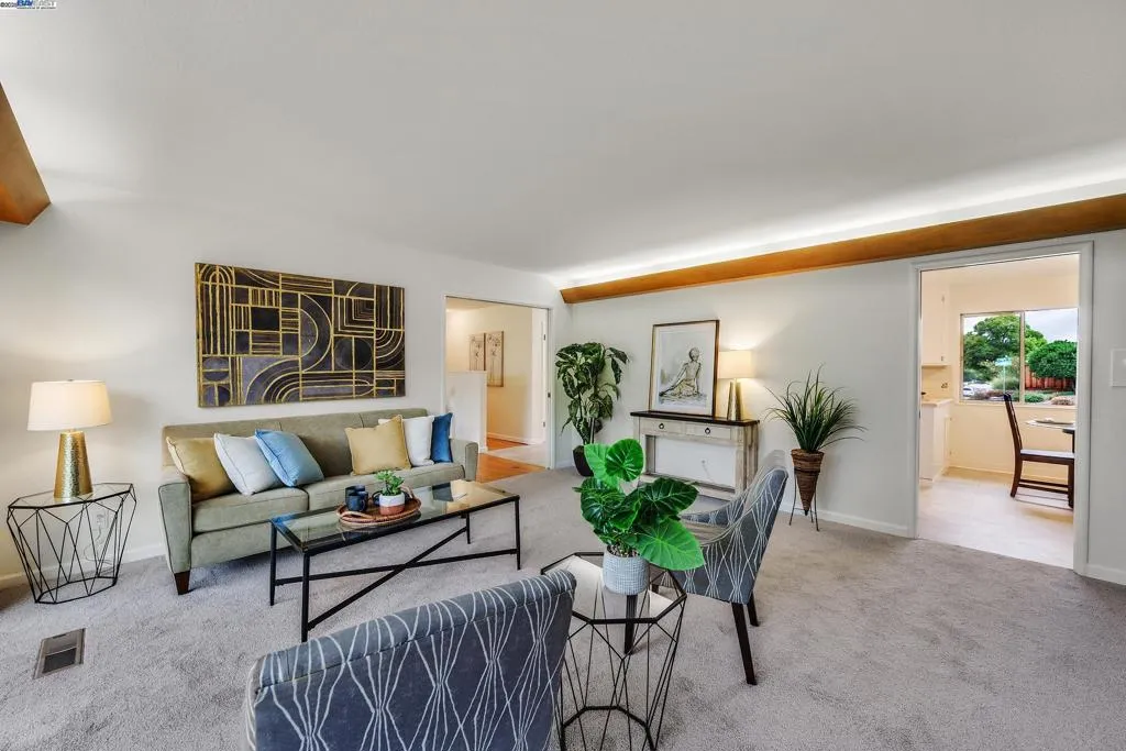 Livermore, California 94550, United States, 4 Bedrooms Bedrooms, ,3 BathroomsBathrooms,Residential,Active,219679