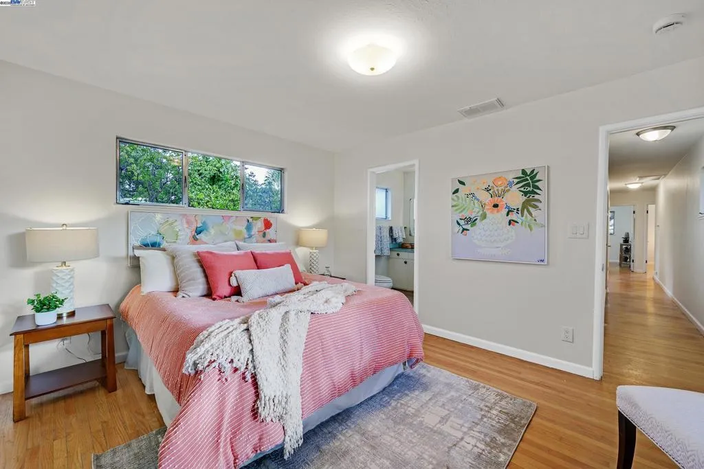 Livermore, California 94550, United States, 4 Bedrooms Bedrooms, ,3 BathroomsBathrooms,Residential,Active,219679