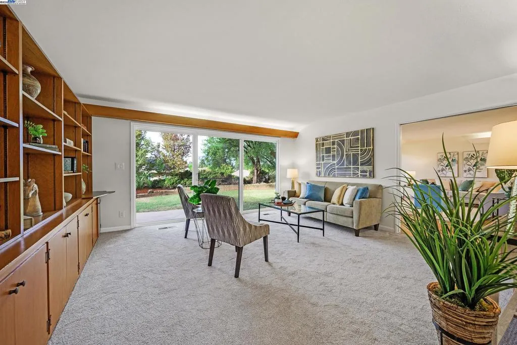 Livermore, California 94550, United States, 4 Bedrooms Bedrooms, ,3 BathroomsBathrooms,Residential,Active,219679