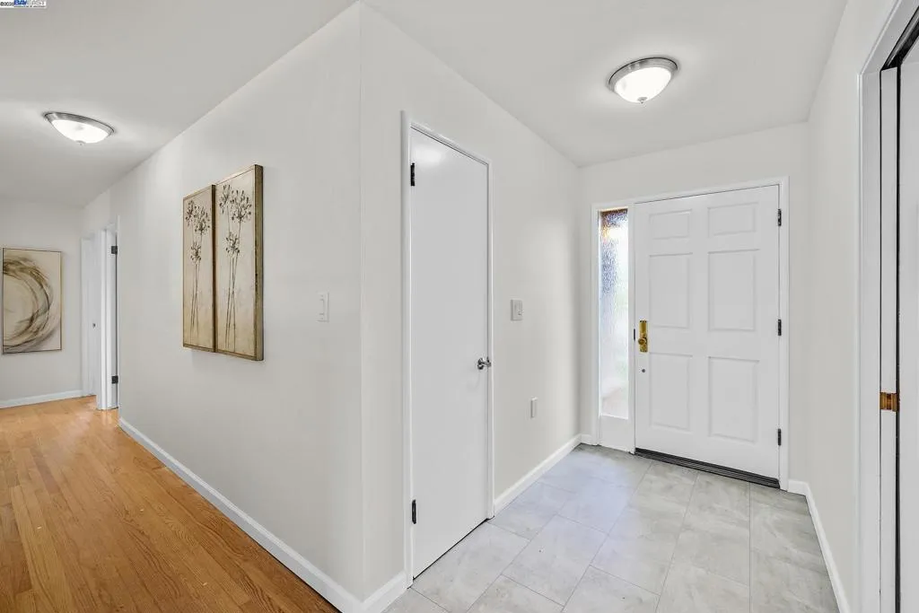 Livermore, California 94550, United States, 4 Bedrooms Bedrooms, ,3 BathroomsBathrooms,Residential,Active,219679