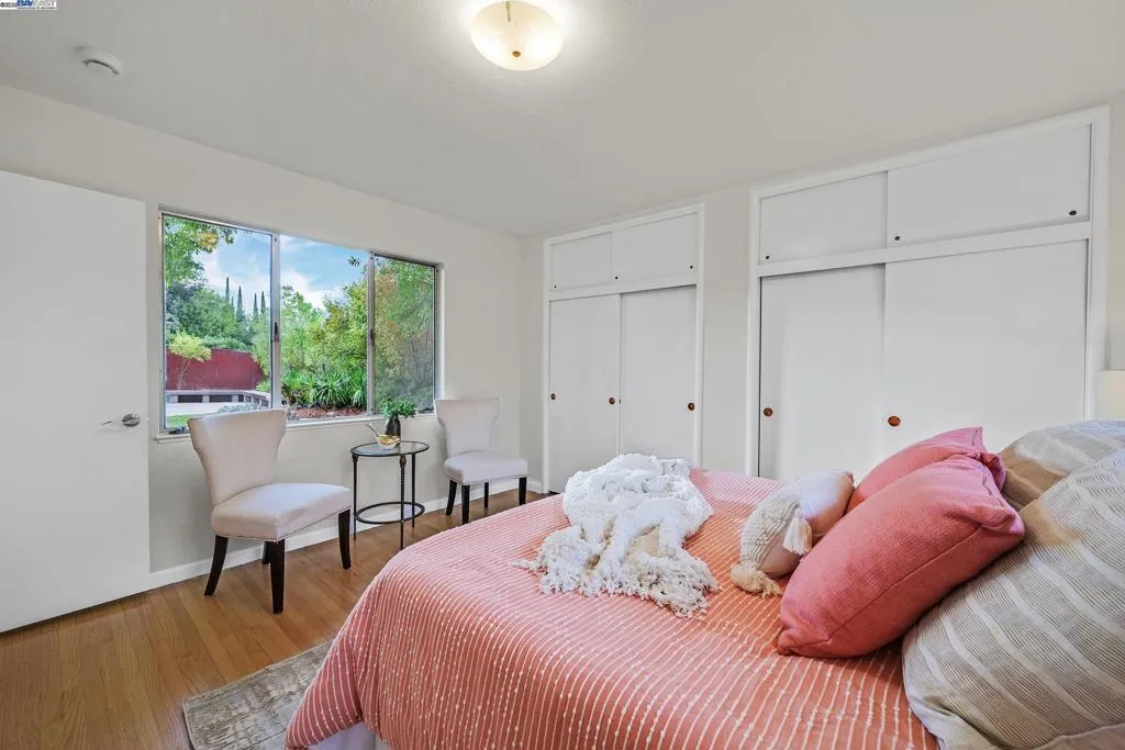 Livermore, California 94550, United States, 4 Bedrooms Bedrooms, ,3 BathroomsBathrooms,Residential,Active,219679