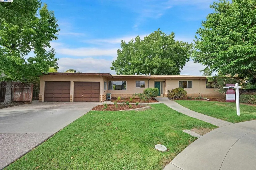 Livermore, California 94550, United States, 4 Bedrooms Bedrooms, ,3 BathroomsBathrooms,Residential,Active,219679