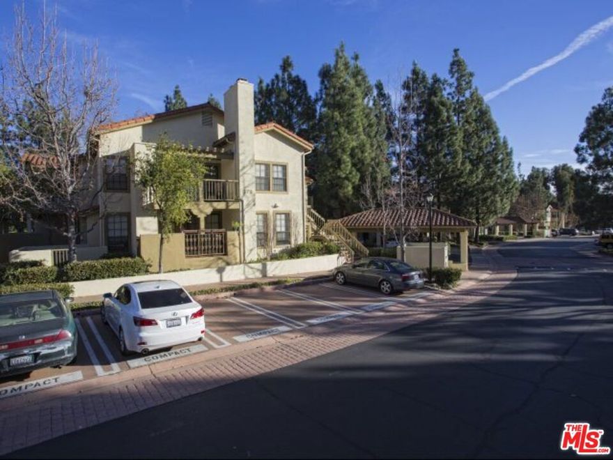 Virtual tours are available! This beautiful 1bd/1ba apartment home is available 10.31.25 but may be pre-leased immediately! This apartment home features lofty nine-foot ceilings, spacious closets, and huge patios and balconies. For dog lovers, this community offers a private off-leash dog park that allows for ample play space for any pet! This apartment home offers a breakfast bar and built-in microwave, cable ready outlets, ceiling fan, central air and heat, dishwasher, disposal, extra storage, extra storage on patios and balconies, gas range, in-unit washer & dryer, refrigerator, skylight, and window coverings. The community offers BBQ areas, clubhouse and resident lounge with wifi, fitness center with personal entertainment, on-site maintenance, swimming pool, and two spas! If beautiful scenery is your cup of tea, come visit this wonderful community and you will want to make it your home! Photos may consist of similar model units and virtually staged renderings.