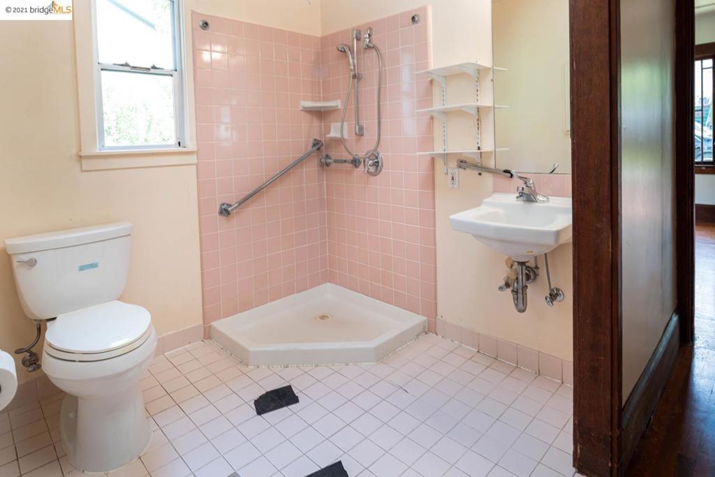 THOUSAND OAKS - Residential