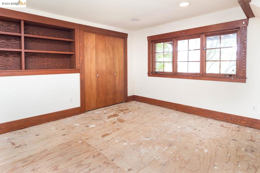 THOUSAND OAKS - Residential