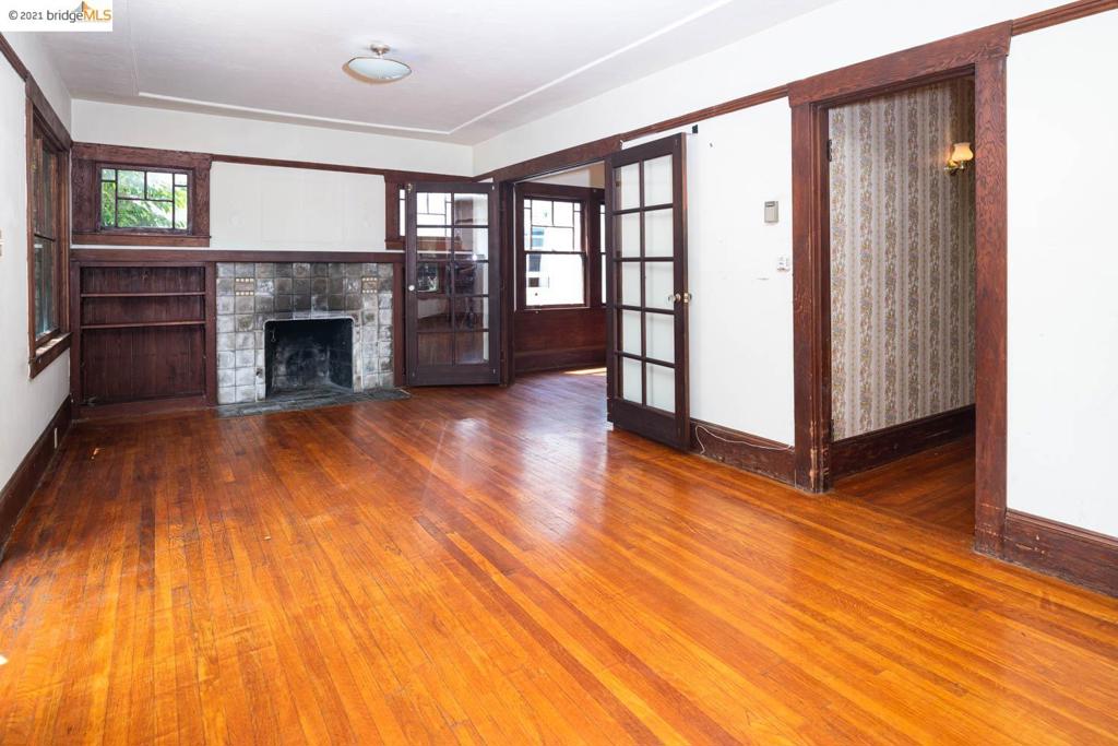 THOUSAND OAKS - Residential