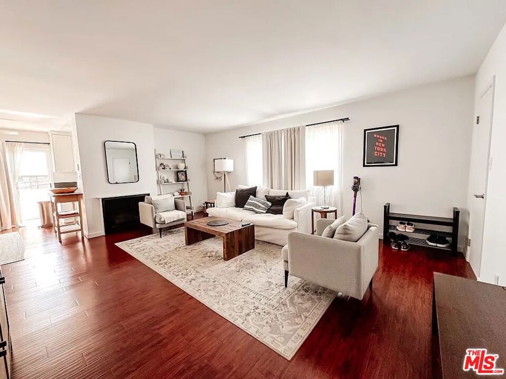 Photo of 11836 Mayfield Avenue #9, Los Angeles, CA 90049 (MLS # 26752141)