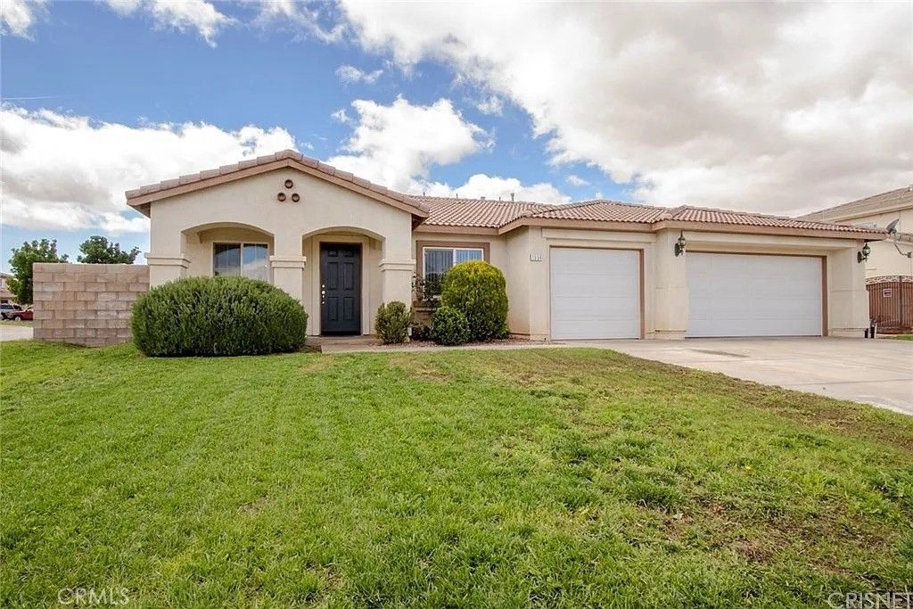 Photo of 1554 Granville Way, Lancaster, CA 93535 (MLS # SR26057396)