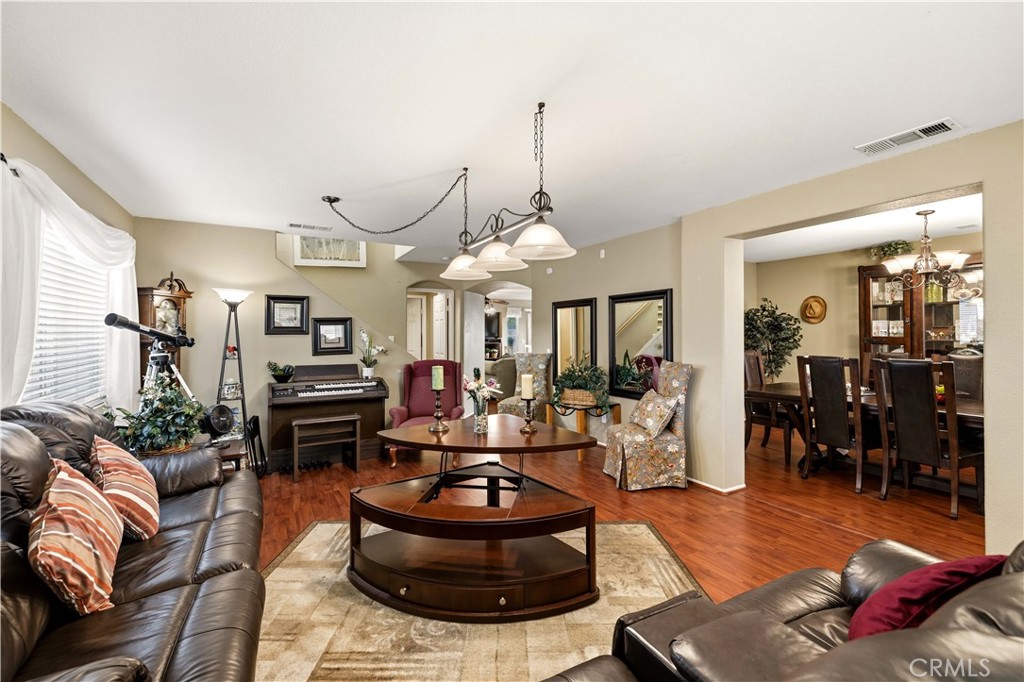 1549 Thomas Dr
