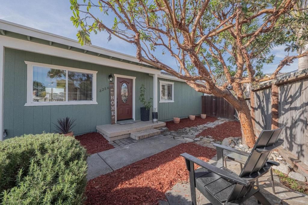 Photo of 3256 Vista Del Camino Circle, Marina, CA 93933 (MLS # ML82029717)