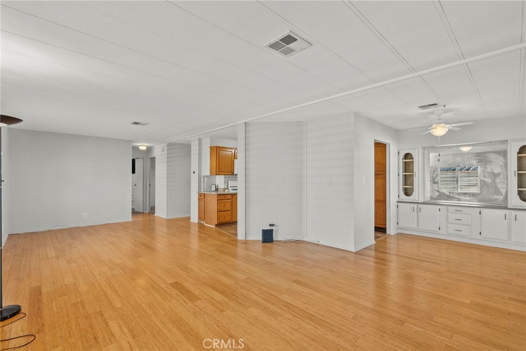 Santa Susan Woods Mobile (244) - Manufactured In Park