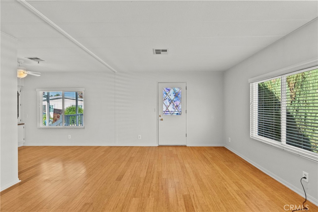 Santa Susan Woods Mobile (244) - Manufactured In Park