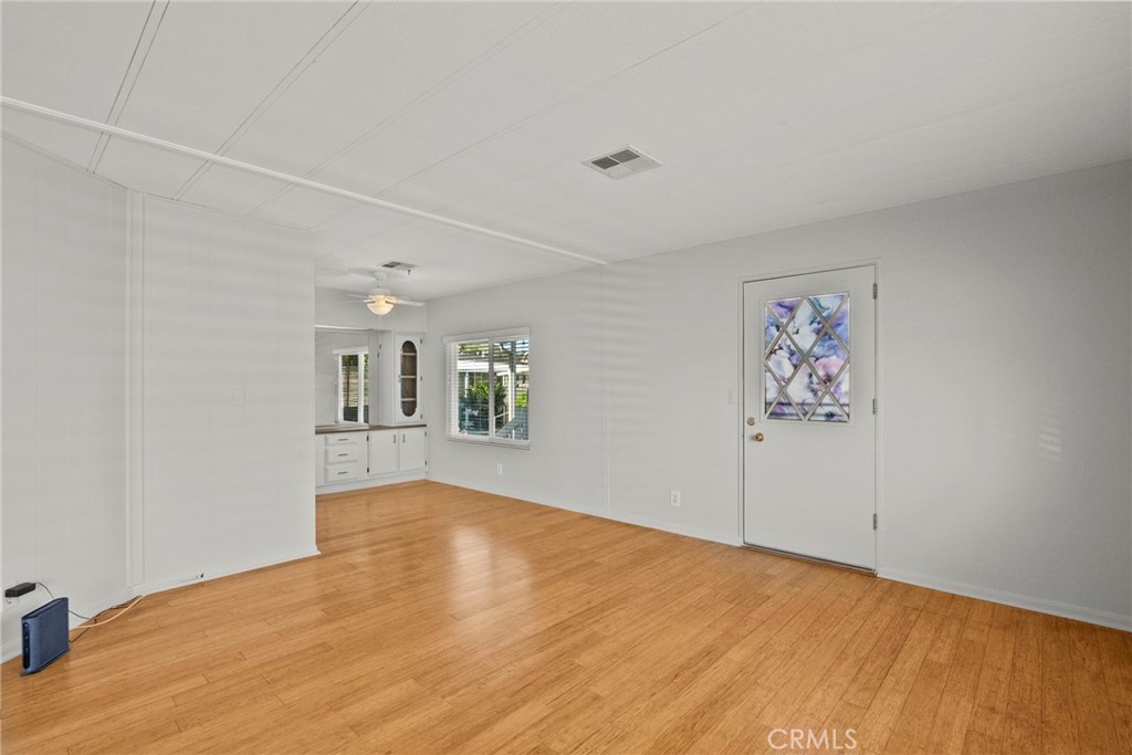 Santa Susan Woods Mobile (244) - Manufactured In Park