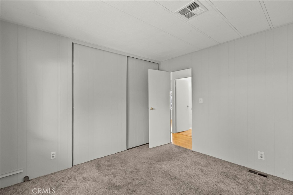 Santa Susan Woods Mobile (244) - Manufactured In Park