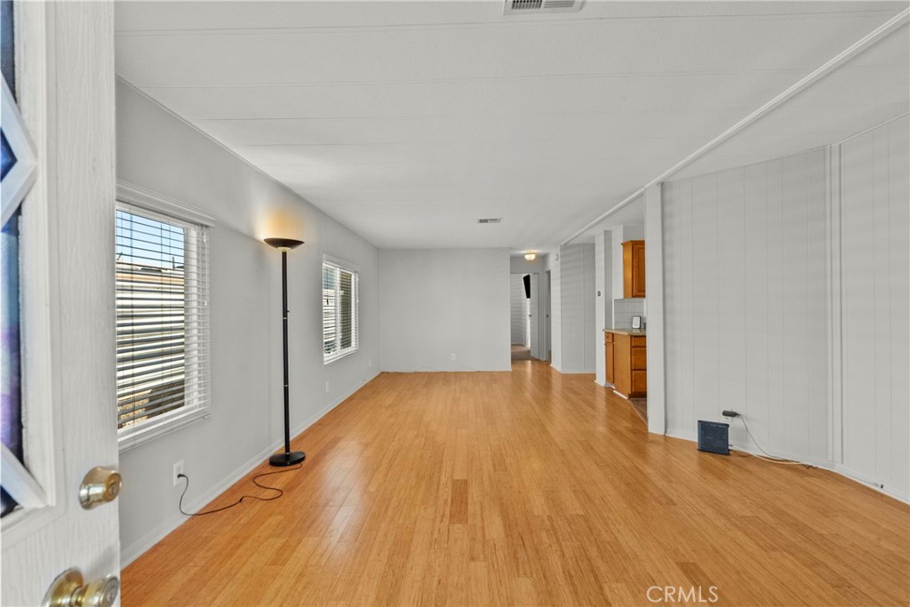 Santa Susan Woods Mobile (244) - Manufactured In Park