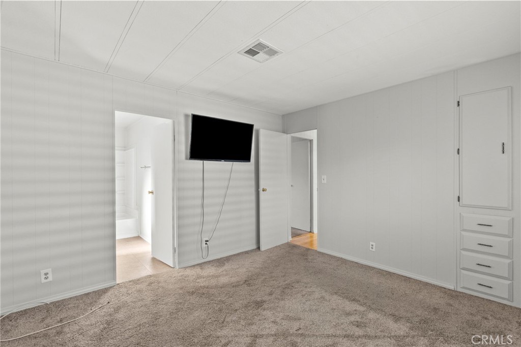 Santa Susan Woods Mobile (244) - Manufactured In Park