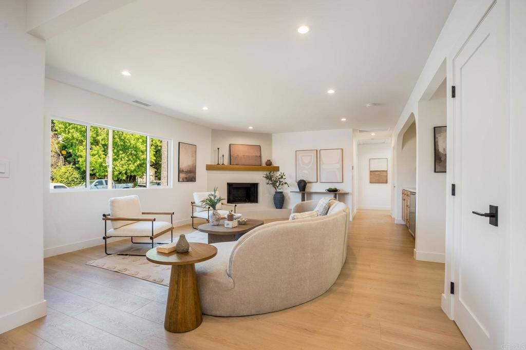 Photo of 11966 Weir St St, Culver City, CA 90230 (MLS # PTP2602620)