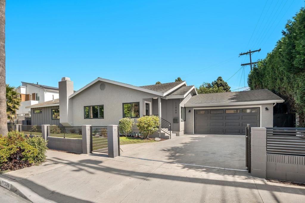 Photo of 11966 Weir St St, Culver City, CA 90230 (MLS # PTP2602620)