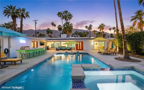 Photo of 1523 E San Lorenzo Rd, Palm Springs, CA 92264 (MLS # CV26111270)