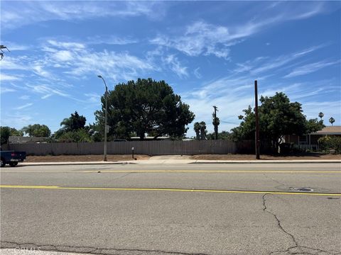 1935 E El Norte Escondido CA 92027