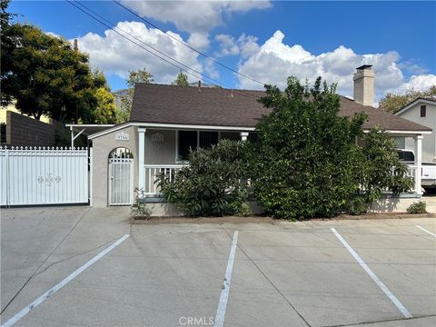 Photo of 9762 Tujunga Canyon, Tujunga, CA 91042 (MLS # GD25224451) Photo of 9762 Tujunga Canyon, Tujunga, CA 91042 (MLS # GD25224451)