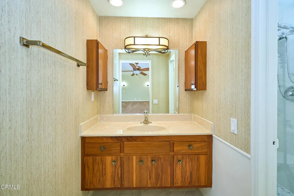 Ventura, California 93004, United States, 5 Bedrooms Bedrooms, ,3 BathroomsBathrooms,Residential,Active,172900