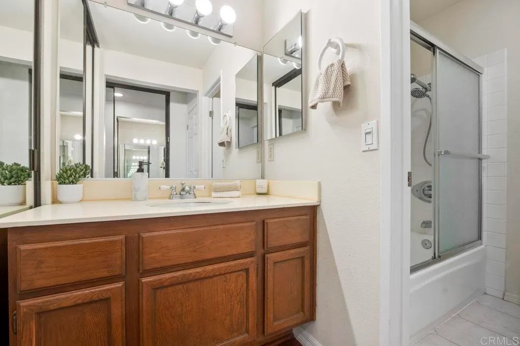 San Diego, California 92130, United States, 2 Bedrooms Bedrooms, ,2 BathroomsBathrooms,Residential,Active,137007