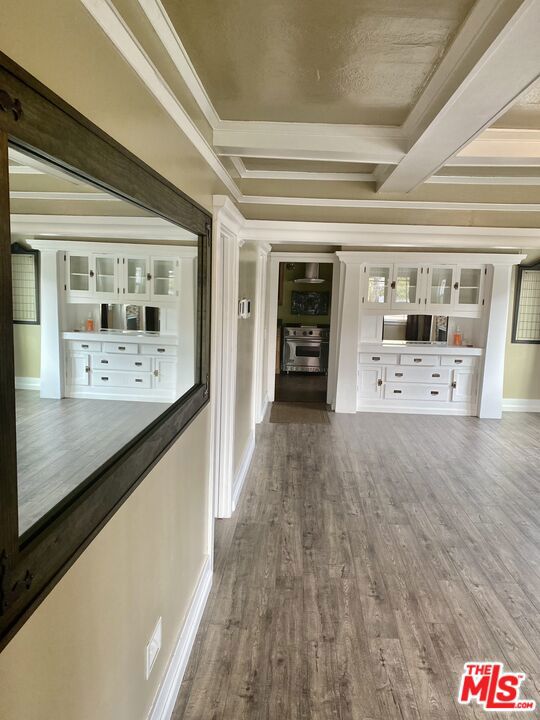 4414 S Van Ness Avenue