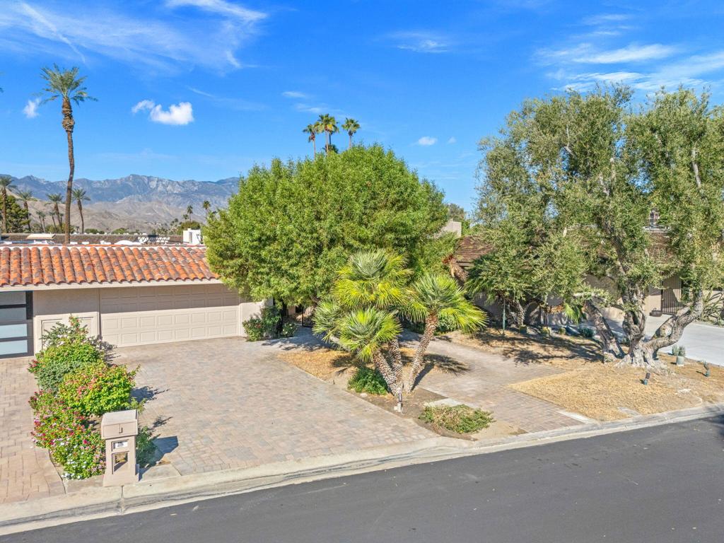 The Springs C.C. - Residential Lease