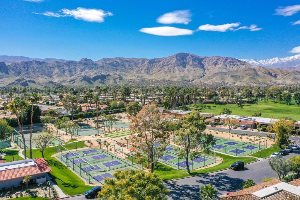 The Springs C.C. - Residential Lease
