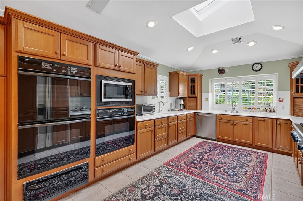 1355 Paseo Dorado