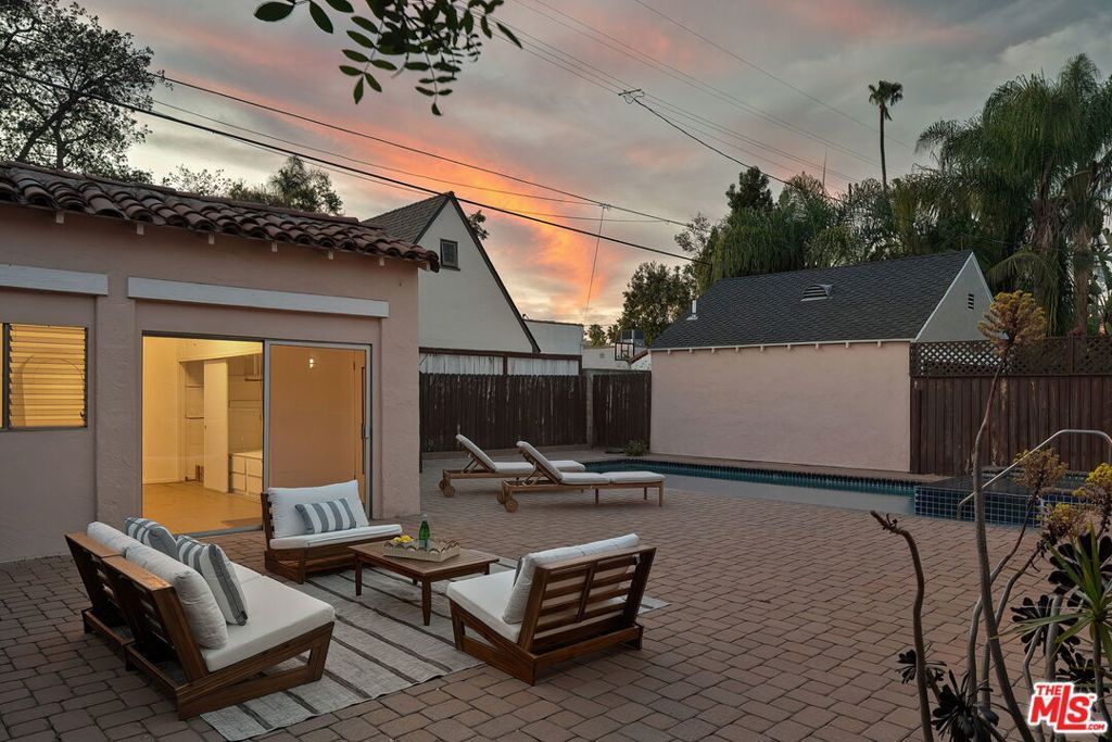 Photo of 151 N Poinsettia Place, Los Angeles, CA 90036 (MLS # 26656639)