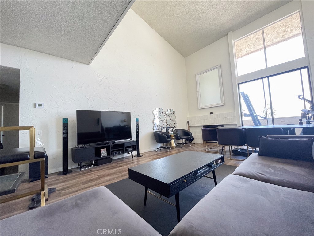 5310 Zelzah Avenue 312