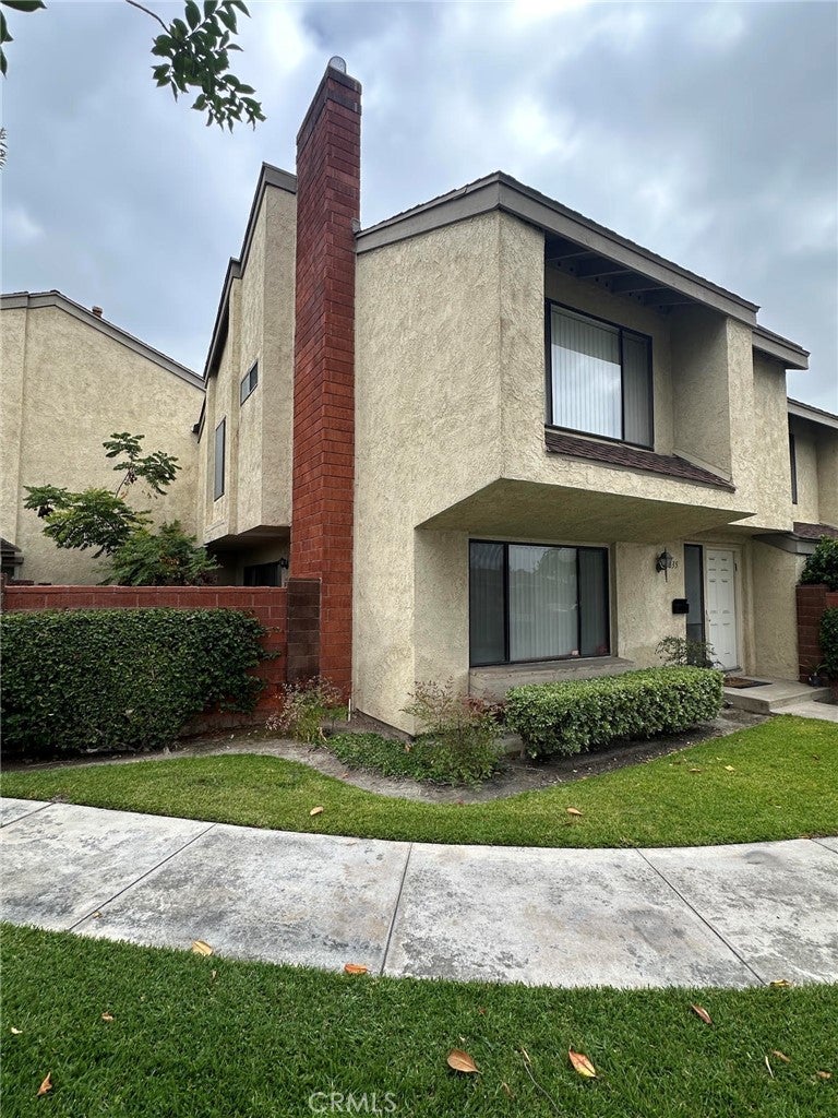 835 W Orangewood
