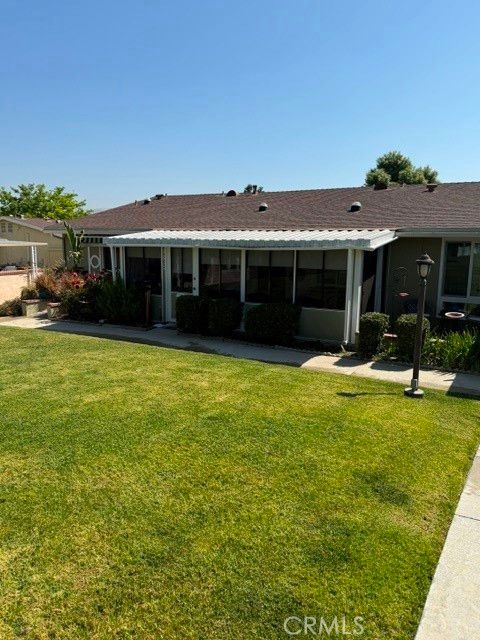 Photo of 19203 Avenue Of The Oaks, Newhall, CA 91321 (MLS # SR26111903)