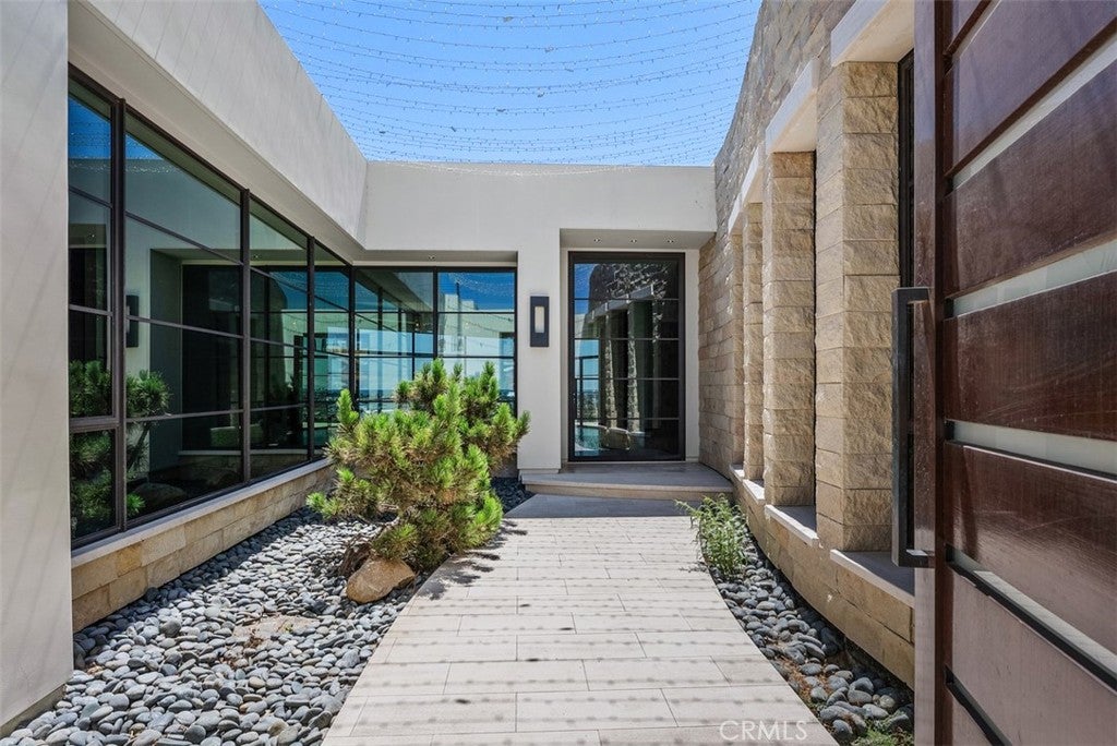 1523 Dolphin Terrace